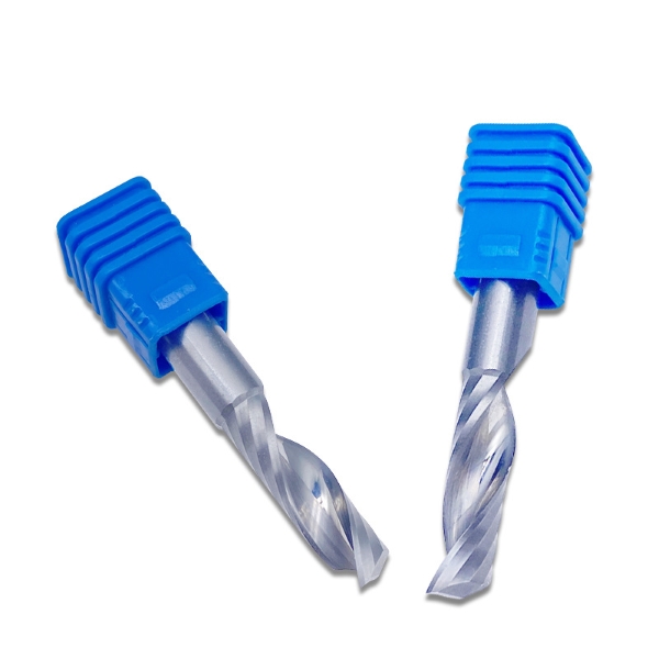 An féidir le Gearrthóirí Muilleoireachta Meaisín Greantaithe Diamond-tosaithe greanadh mionsonraí fíor-mhín a láimhseáil?