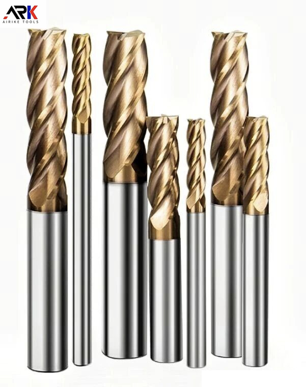 Ar cheart dom uirlis chamfering aon-imeall nó trí imeall a roghnú? Cé acu a fheidhmíonn níos fearr?